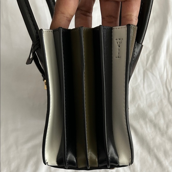 Michael Kors Olive and Black Mini Bag with matching Card wallet - Picture 10 of 14